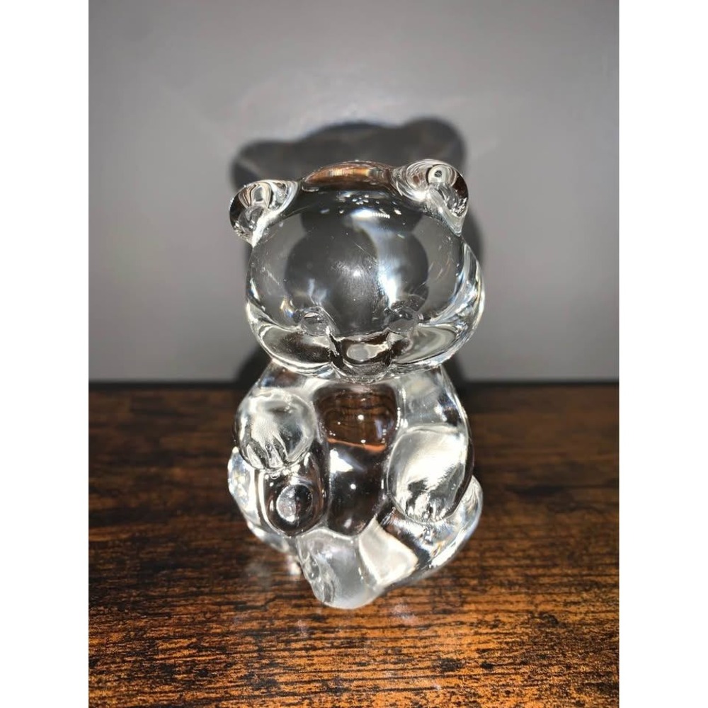 Vintage Fenton Art Glass sitting bear cub figurine
